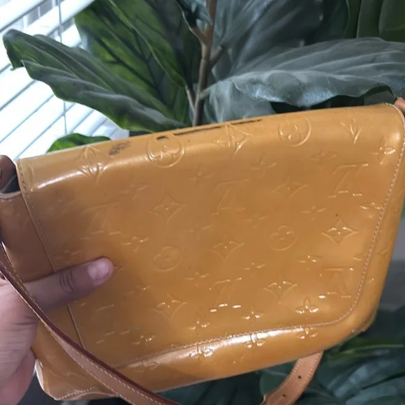 Louis Vuitton Yellow Patent Bag - Picture 2 of 11